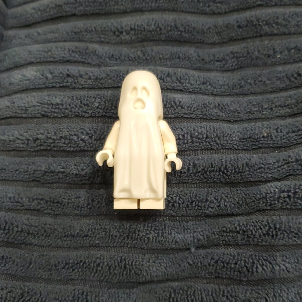 Cream Ghost Minifigure